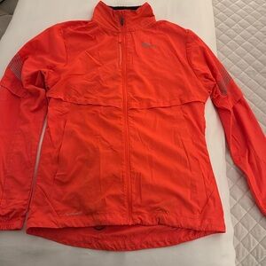 Running windbreaker
Very good condition